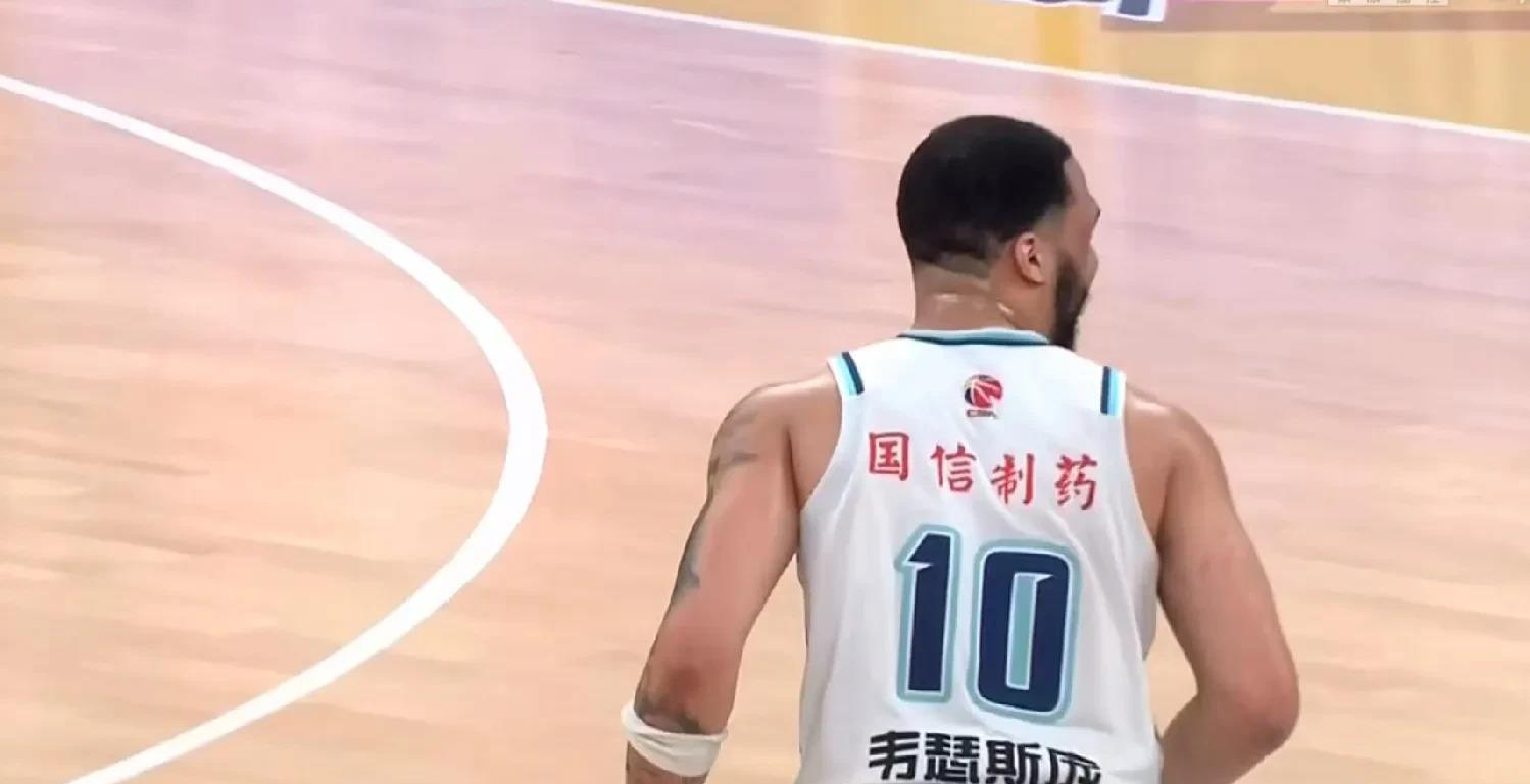 里昂训练开放日，今夜门线救险引欢呼，CBA常规赛在即，高层口径保持一致