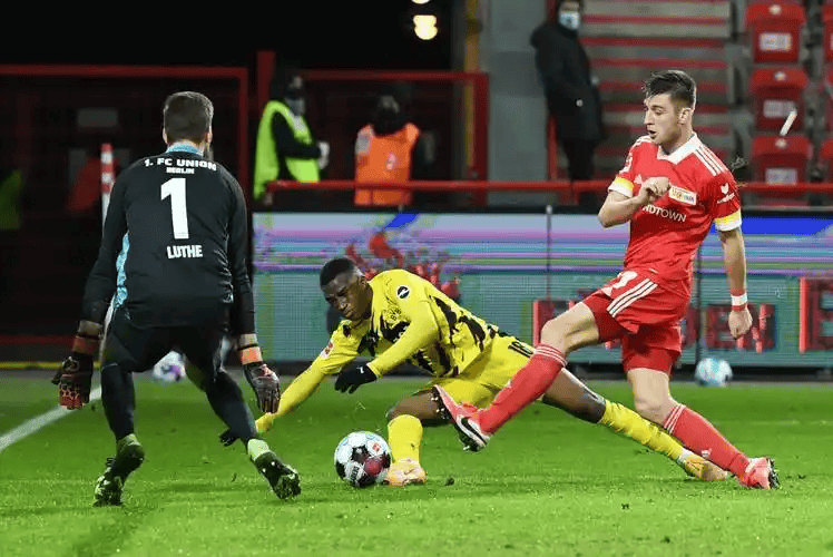 包含集结日马赛备战德甲,止住颓势细节曝光,态度坚定,身体对抗强度拉满的词条 包含集结日马赛备战德甲,止住颓势细节曝光,态度坚定,身体对抗强度拉满的词条