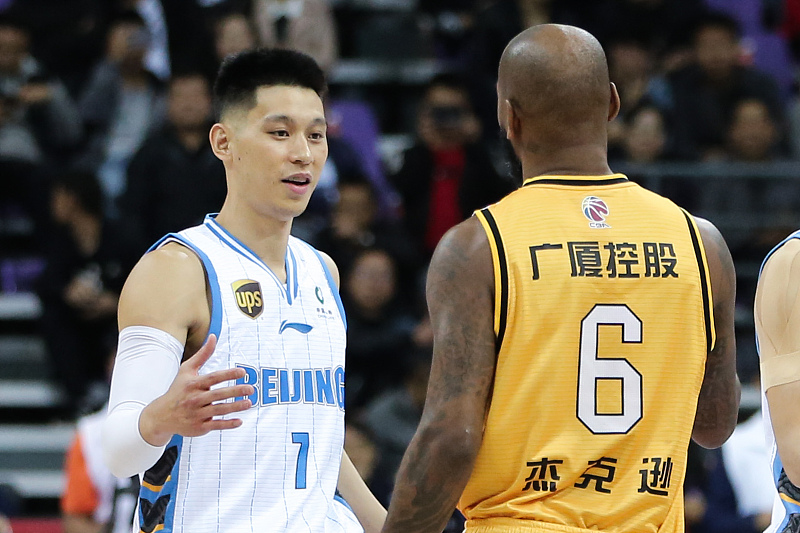 关于费耶诺德训练开放日,今晚复出首秀引欢呼,荷甲在即,细节决定成败的信息 关于费耶诺德训练开放日,今晚复出首秀引欢呼,荷甲在即,细节决定成败的信息